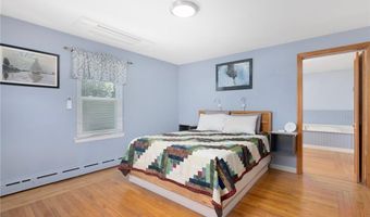 289 Oliphant Ln, Middletown, RI 02842