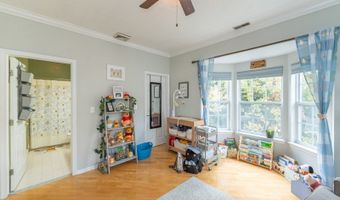 26 Windsor Dr 26, Bayonne, NJ 07035