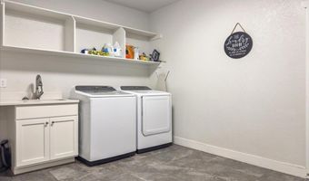 2200 ARROWLEAF Dr, Cheyenne, WY 82007
