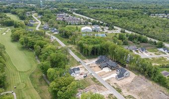 810 Club Dr W, Aurora, OH 44202