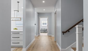 24 Amerescoggin Rd, Falmouth, ME 04105