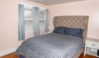 260 Grosvenor Ave, East Providence, RI 02914