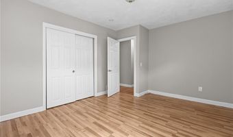 19 Irondale St, Warwick, RI 02886