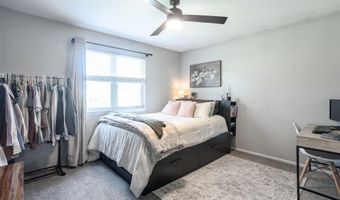 531 Charoak Dr, Ballwin, MO 63021