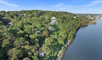 1 Cameron Cir, Atlantic Highlands, NJ 07716