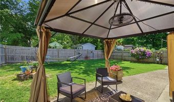 69 Roger Williams Ave, East Providence, RI 02916