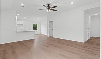 8049 Chesapeake Trl, Bauxite, AR 72011