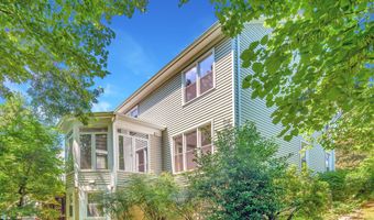 21102 RAINTREE Ct, Ashburn, VA 20147