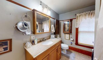 1426 Circle Dr, Albert Lea, MN 56007