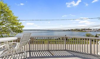 15 Shore Dr, Barrington, RI 02806
