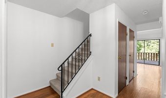 2332 Hidden Meadow Ln, Ballwin, MO 63021