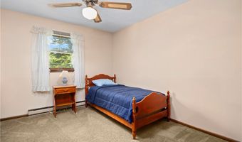 536 Fieldstone Dr, Amherst, OH 44001