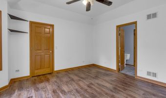2 Echowood Dr, Algonquin, IL 60102