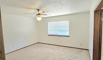 808 Cambridge Dr, Altus, OK 73521