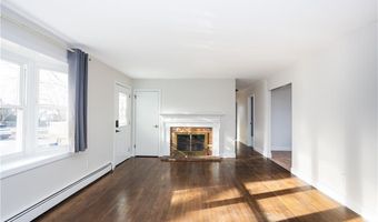 11 Granada Ter, Middletown, RI 02842