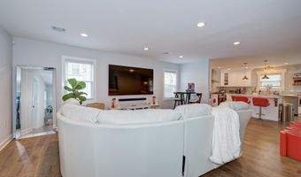20 Duchess Ave, North Middletown, NJ 07748