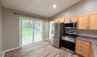 743 Eaglebrooke Dr, Ballwin, MO 63021