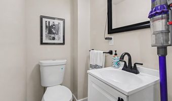 592 S 7th St, Ann Arbor, MI 48103