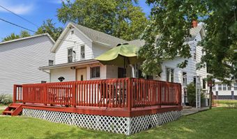 22 N Metcalf Ave, Amboy, IL 61310
