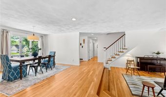 6 North Ln, Barrington, RI 02806