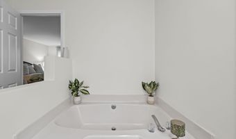 117 E Windswept Dr, Amsterdam, NY 12010