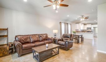1105 S Fannin St, Alvarado, TX 76009