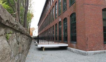 75 POCASSET St 317, Johnston, RI 02919