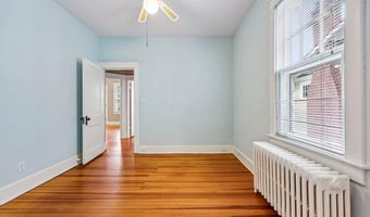 526 N IVY St, Arlington, VA 22201
