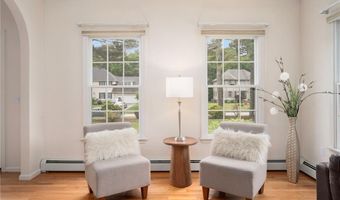 95 River Farm Dr, East Greenwich, RI 02818