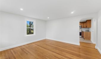 28 Plain St, East Providence, RI 02916