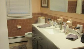 351 Shippeetown Rd, East Greenwich, RI 02818