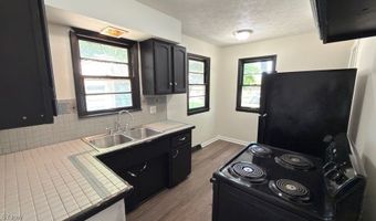 888 Garfield St, Akron, OH 44310
