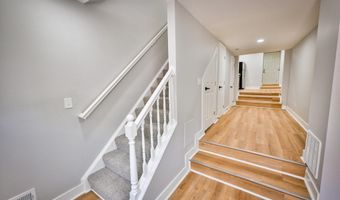 233 S CHAPEL St, Baltimore, MD 21231
