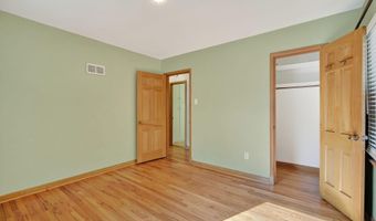 425 15th St, Ames, IA 50010