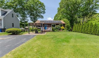 12 Twin Leaf Trl, Narragansett, RI 02874