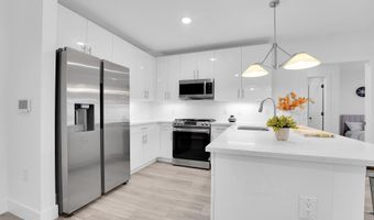 117 W 2ND St 202, Bayonne, NJ 07002
