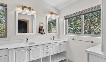 167 Tessa Ln, Ashland, OR 97520