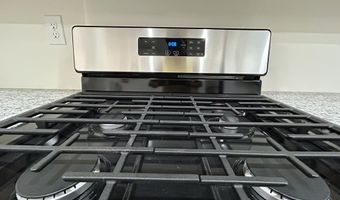 38 Sutton Pl 38, Bloomfield, CT 06002