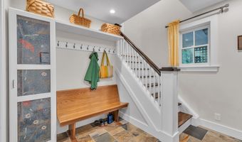 436 Pinewood St, Ann Arbor, MI 48103