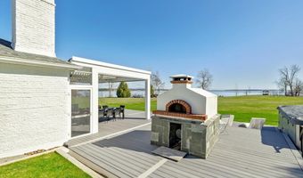 431 McGregor Pt, Alburgh, VT 05440