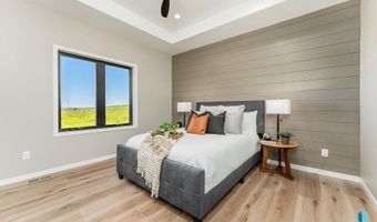 405 N Sunshine Ave, Brandon, SD 57005