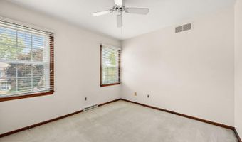 8 SIGNAL HILL Dr, Hockessin, DE 19707