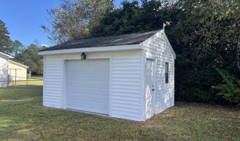 4219 Maple Dr, Ayden, NC 28513