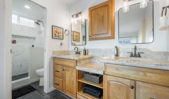 1319 Auwaiku St, Kailua, HI 96734