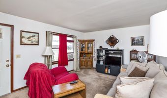 9 Campagna Dr, Albany, NY 12205
