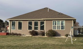 2040 Greenway Dr, Aurora, NE 68818