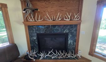 1537 270th St, Argyle, IA 52619