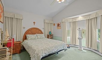 112 County Rd, Barrington, RI 02806