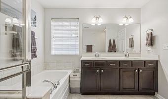 33 N Lincoln Ln, Arlington Heights, IL 60004