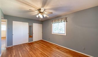 707 Bitterfield Dr, Ballwin, MO 63011